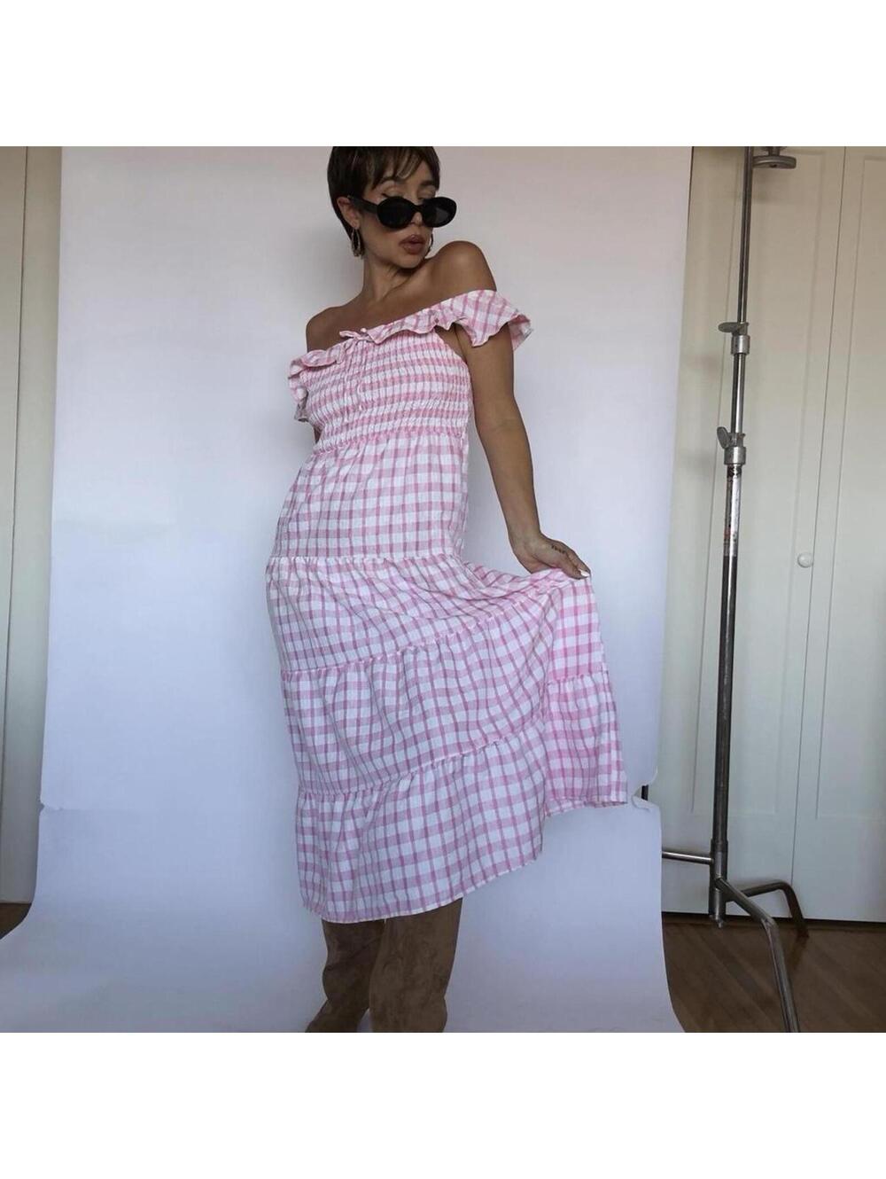 Pink gingham midi dress - Picture 2 of 8